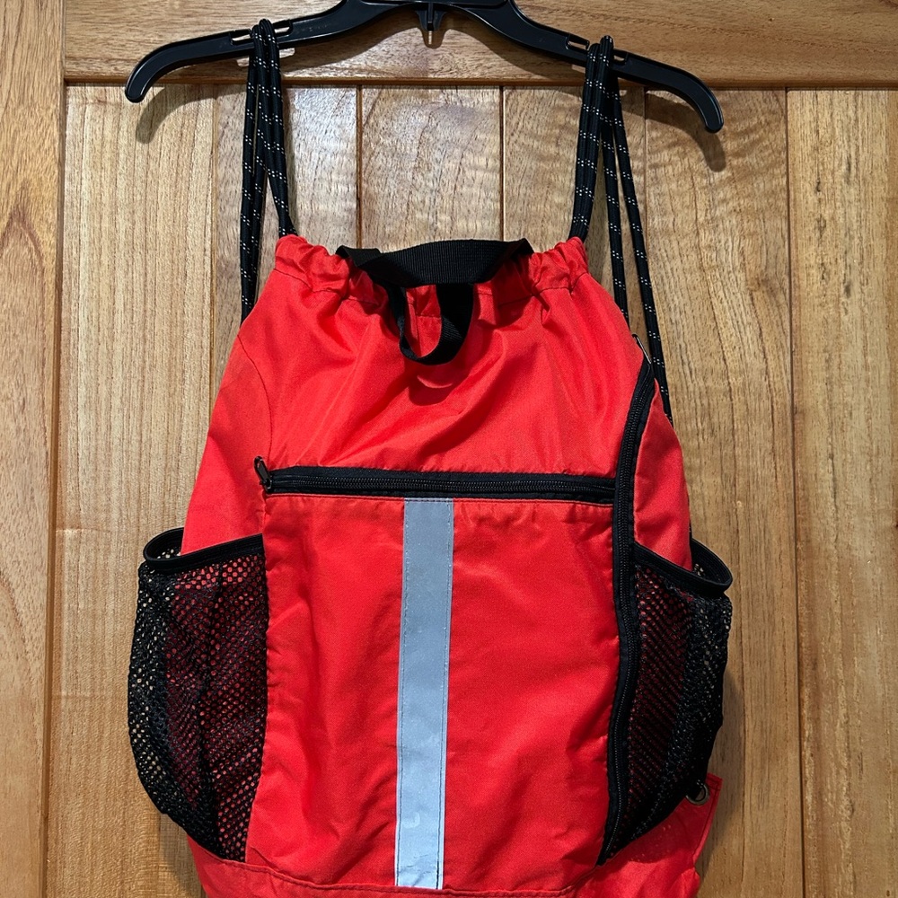 BeGreen Unisex Red Drawstring Backpack with Reflective Stripe